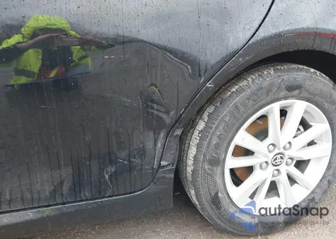 2025 Toyota Camry Le z USA, uszkodzony, nr VIN 4T1DAACK5SU595761